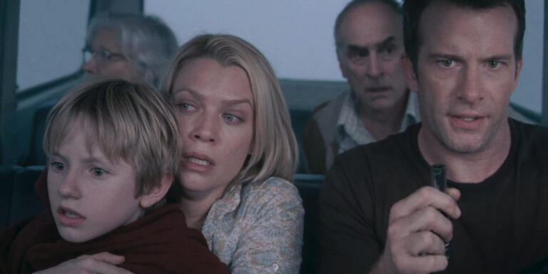 the mist movie snapshot when all were running in car